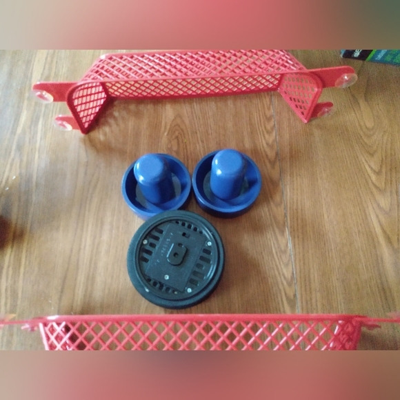 Tabletop air hockey game - Picture 6 of 6